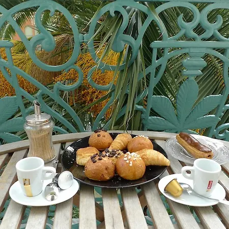 Guest house Maison D'hotes Emma Tiranty