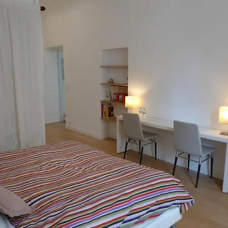Guest house Maison D'hotes Emma Tiranty *