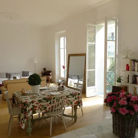 Guest house Maison D'hotes Emma Tiranty Nice