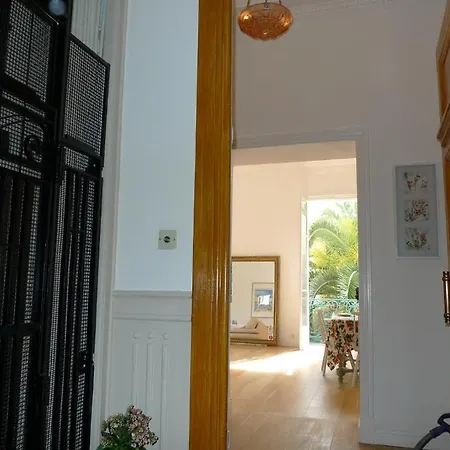 Maison D'hotes Emma Tiranty Penzion